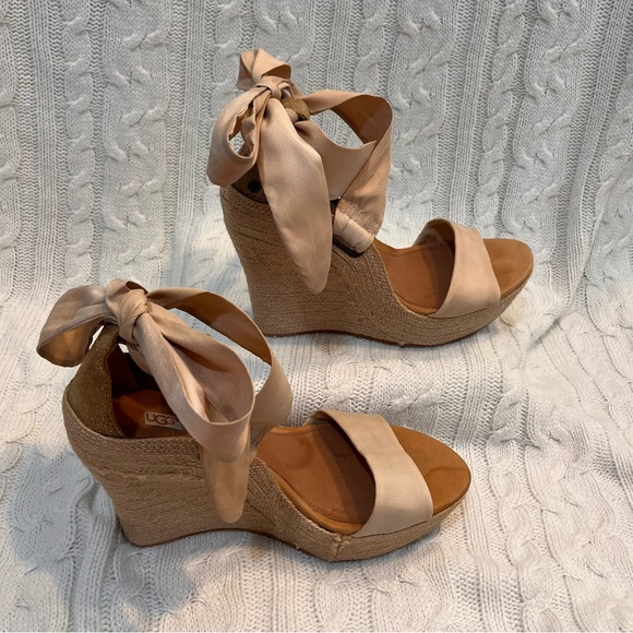 Ugg Sandals Women's 7 Beige Suede Comfort Wedge Espadrilles - Picture 8 of 10